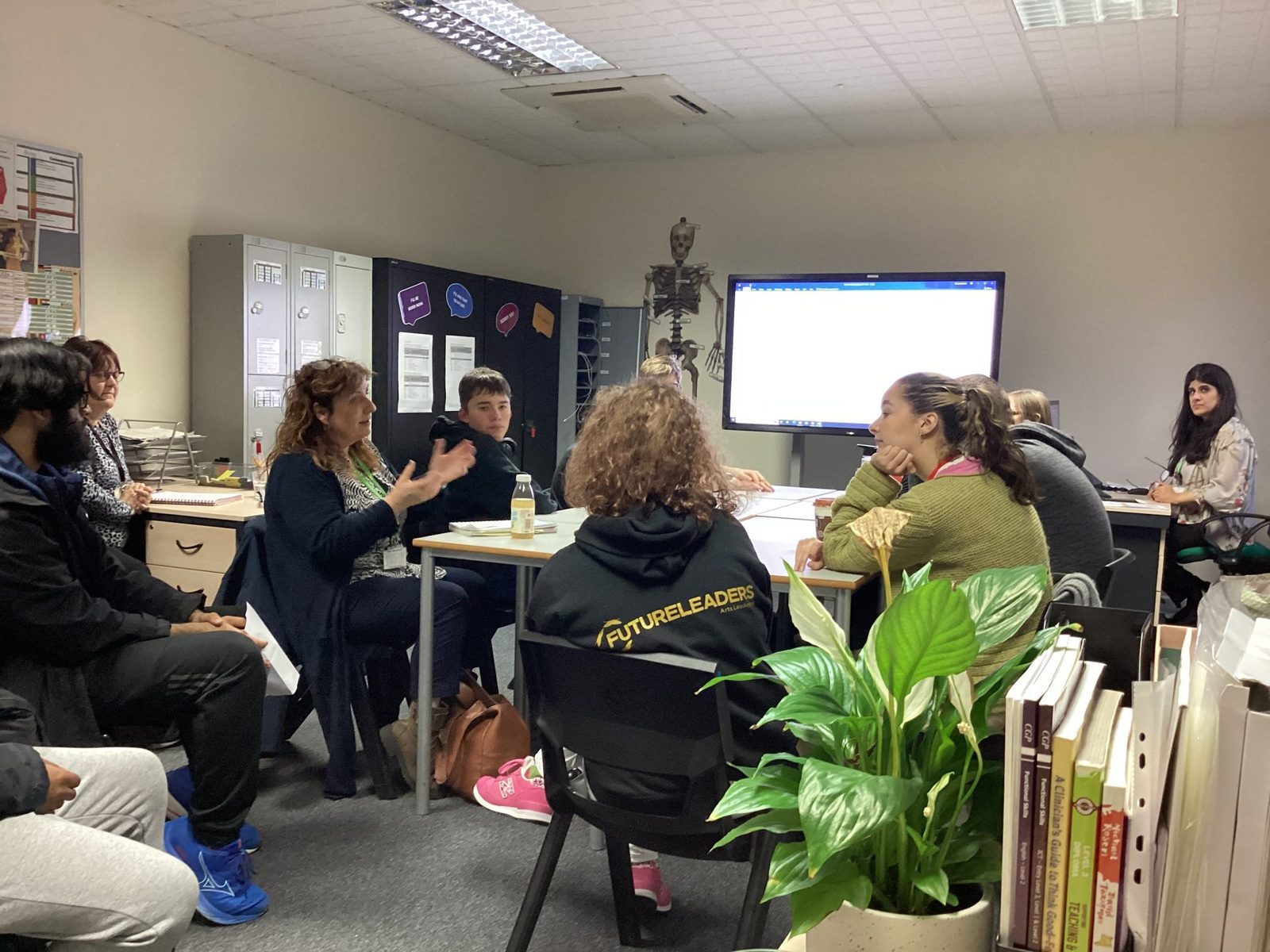 Finding the right balance: The teacher's role on a Smart School Council